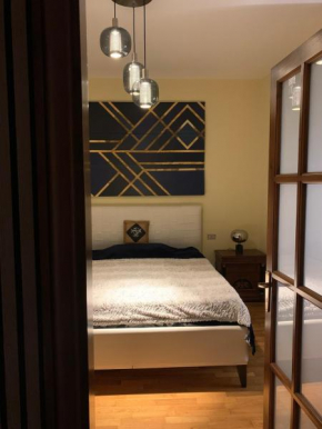Elite Suite - Terrazzino su Piazza Moro - stazione